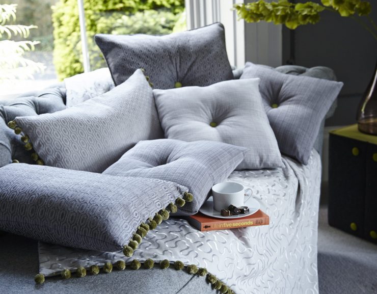 Чем набить подушку для дивана своими руками: какой материал